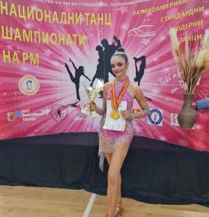 Нашата Катја Козарова со нов успех-национален првак во спортски танци во категорија Јуниор 2