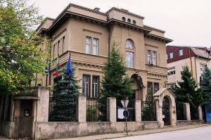 Чистачката во бугарскиот конзулат во Битола спроведувала интервјуа со кандидати за бугарско државјанство, откри бугарскиот пратеник Ангел Георгиев
