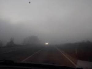 Поради појава на магла е намалена видливоста на неколку патни правци во државата