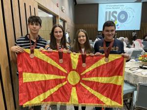 Нашата Искра Нечаковска се закити со бронзен медал на Меѓународна јуниорска олимпијада по природни науки во Колумбија