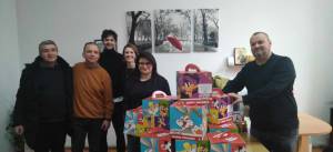 Здружението „Јованчо Димовски-Начко“ од Битола донираше новогодишни пакетчиња за ученици од ООУ „Даме Груев“ Битола