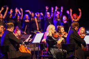 Спектакуларен концерт и овации во Скопје за битолскиот Камерен оркестар, солисти,  поп рок хорот БитВокс и други учесници