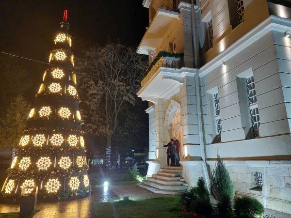 Љубојна, Никола Зацески и група „Мелем“ за Новогодишната ноќ ќе ги забавуваат битолчани пред Офицерски