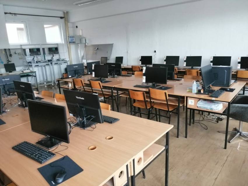 Четири комплетно опремени кабинети со нови компјутери во Техничкото во Битола
