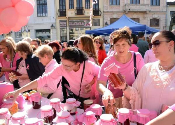 Форумот на жени на СДСМ Битола организираше хуманитарен базар во рамките на акцијата 
