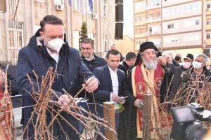 Милевски го нарече „штетник и срам за Црквата“ владиката Агатангел