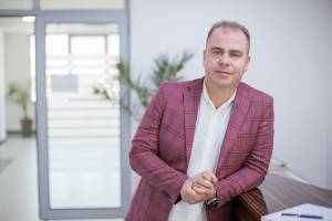 Кондовски најави тужба за клеветите и навредите изречени од Александар Николовски