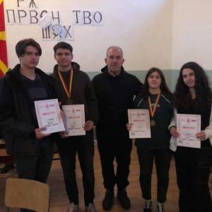Ученици од Горната гимназија освоија медали на државниот натпревар во шах