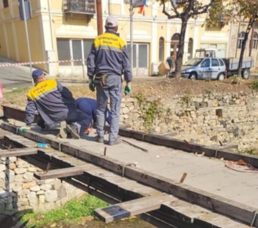 „Нискоградба“ започна со обнова на мостот наспроти Музејот на Албанската азбука во Битола