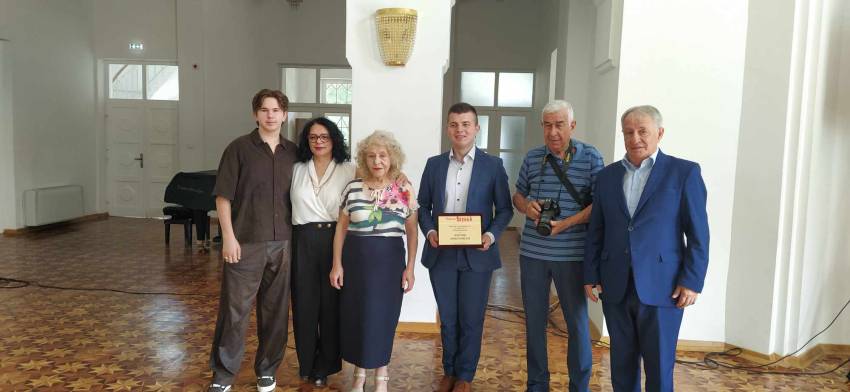 Најмладиот новинар од Битола, Мартин Николовски ја доби наградата „Тоде Петревски“