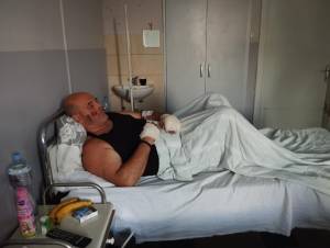 Истрчав низ огнот за да куртулам - Пожарникарот Александар Тодорчевски – Ато повреден во пожарот над обиколницата во Битола раскажува за несреќата