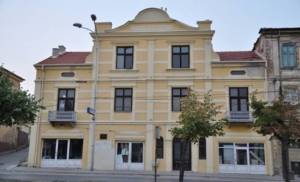 Екс директорот на Музејот на Албанската азбука во Битола под сомнение за злоупотреба на 4 милиони денари