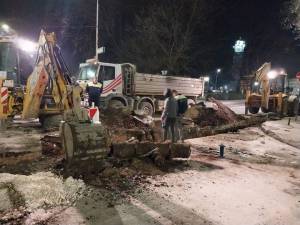 На реконструкција на улиците во Битола се работи и во ноќните часови