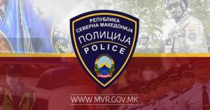 Приведени двајца битолчани кои со течност полиле две возила и ги оштетиле
