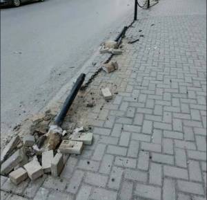 Пронајдени се сторителите на сообраќаен прекршок на ул &quot;Никола Тесла&quot;  во Битола каде се оштетени бетонски столбови