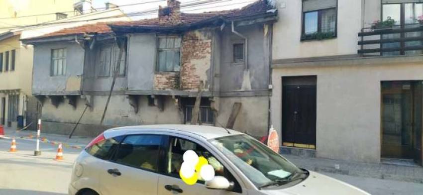На ул.„Никола Тесла“ скопјанец прегазил повозрасна битолчанка, згрижена е во Битолската болница
