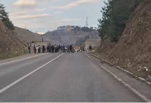 Кривична пријава за четворица битолчани кои му се закануваа на министерот за внатрешни работи на протестите во февруари