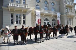 Битолската коњаница „Галоп“ тргна од Широк Сокак за Мечкин Камен