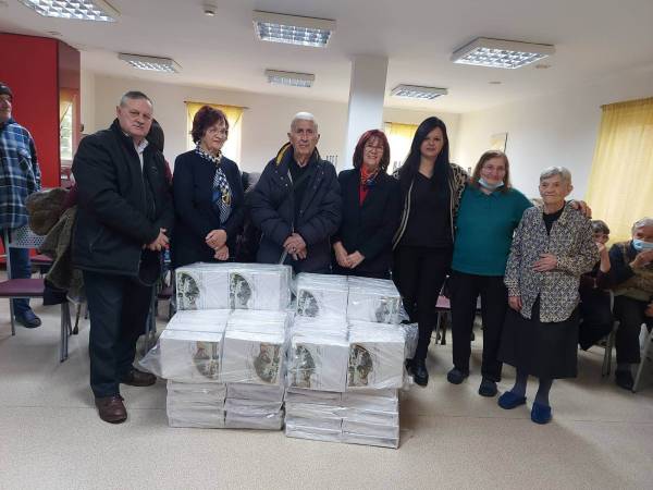 Здружението на пензионери од Битола  донираше постелнини во Домот за стари лица „Сју Рајдер''