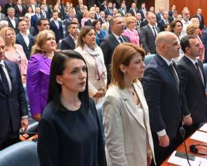 Бисера Костадиновска има порака „до сите храбри преку тастатурата“, членовите и симпатизерите на СДСМ да се огледаат прво малку и на себе
